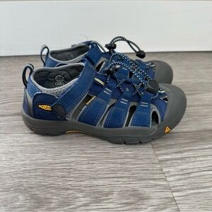 Keen boys strap sandals